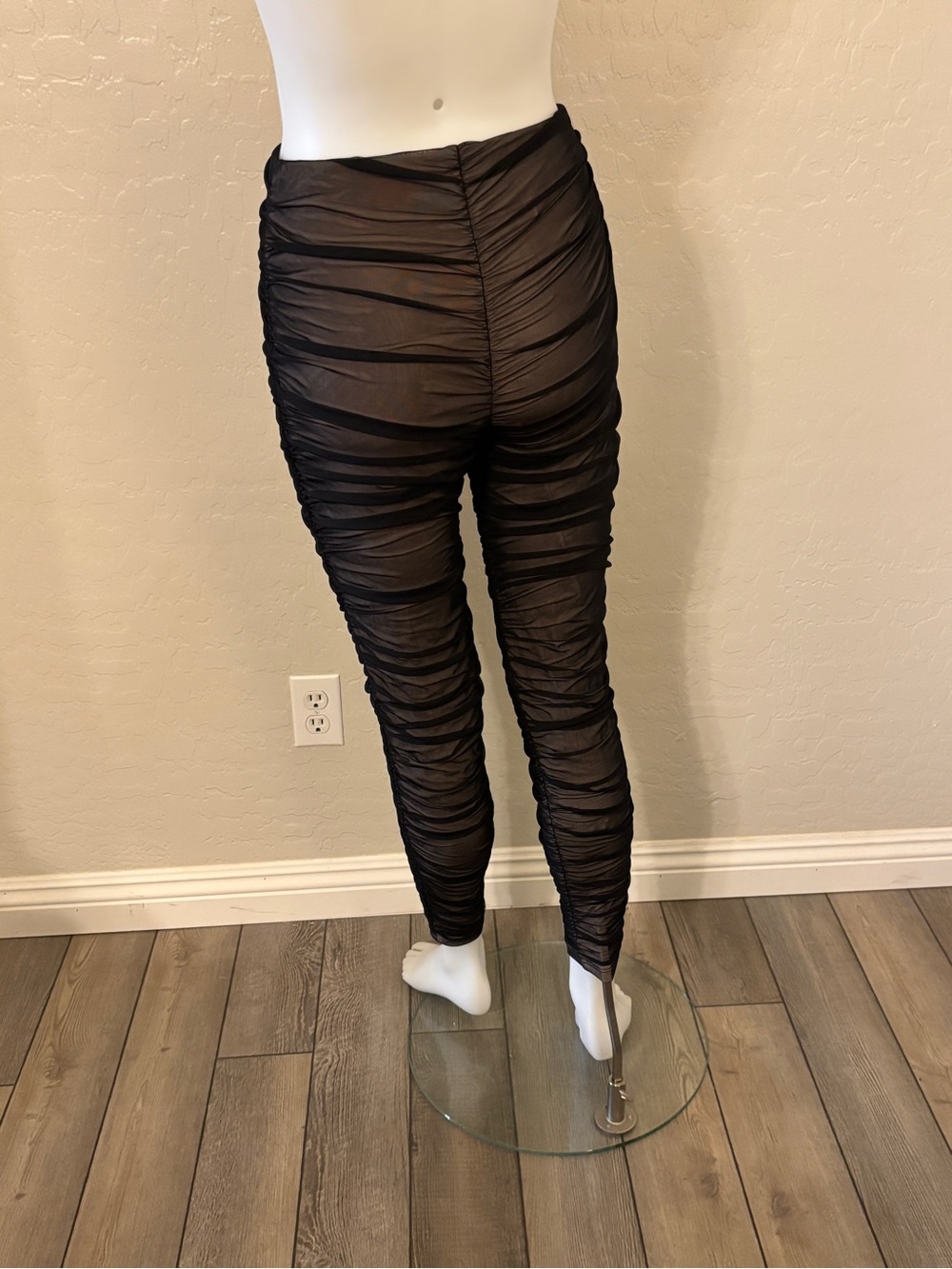 Express Ruched Mesh Lined Leggings Small - Picture 10 of 11